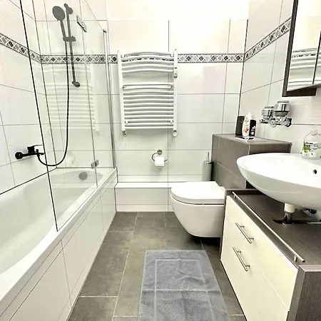 60qm Eigentumswohnung Neuss/dusseldorfmesseko Apartment Neuss